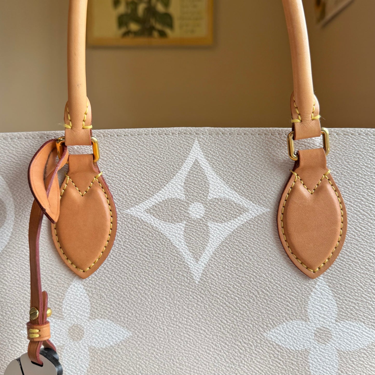 Giant Monogram On The Go GM - By The Pool Collection (Brume)