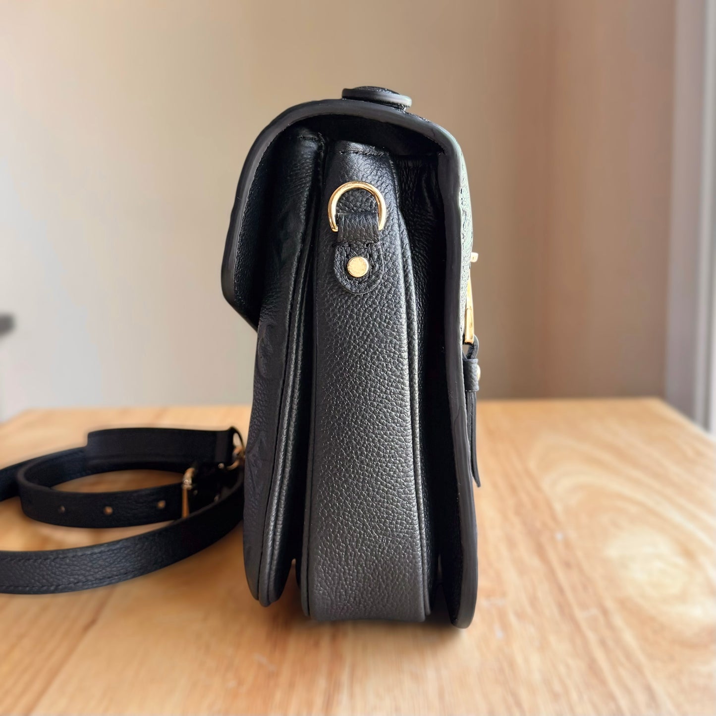 Black Empreinte Pochette Métis (Brand New)