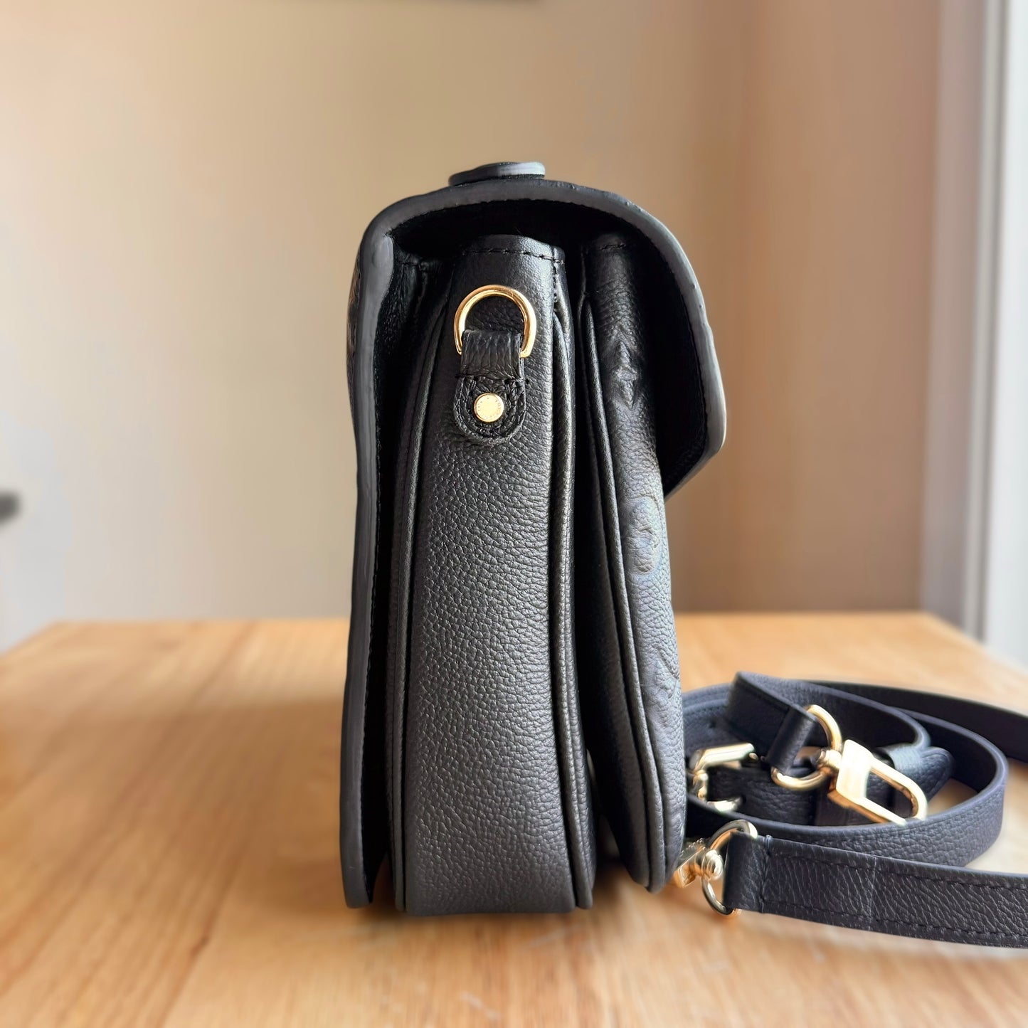 Black Empreinte Pochette Métis (Brand New)