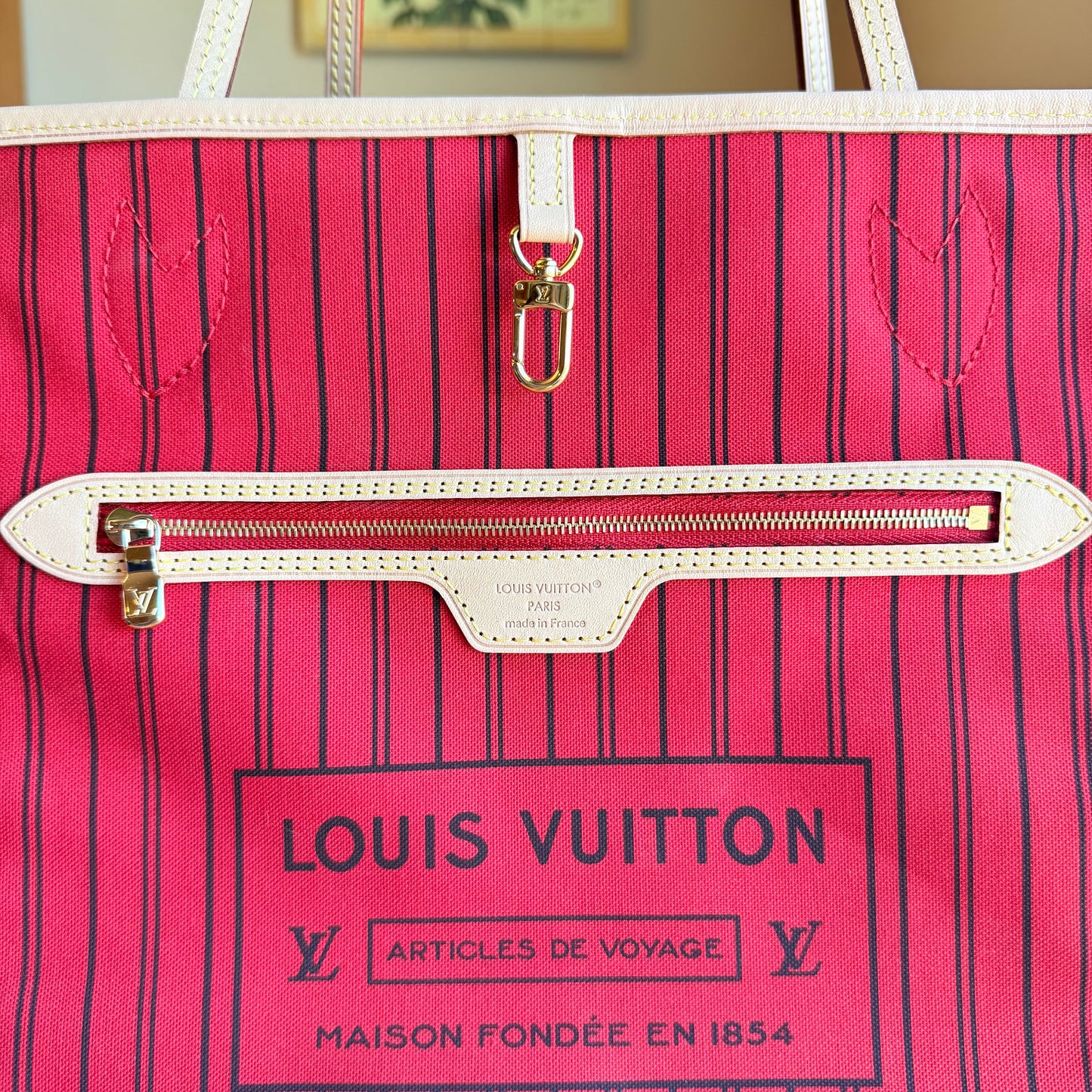 Monogram Neverfull Bandouliere Inside Out MM - Rogue Sari Interior