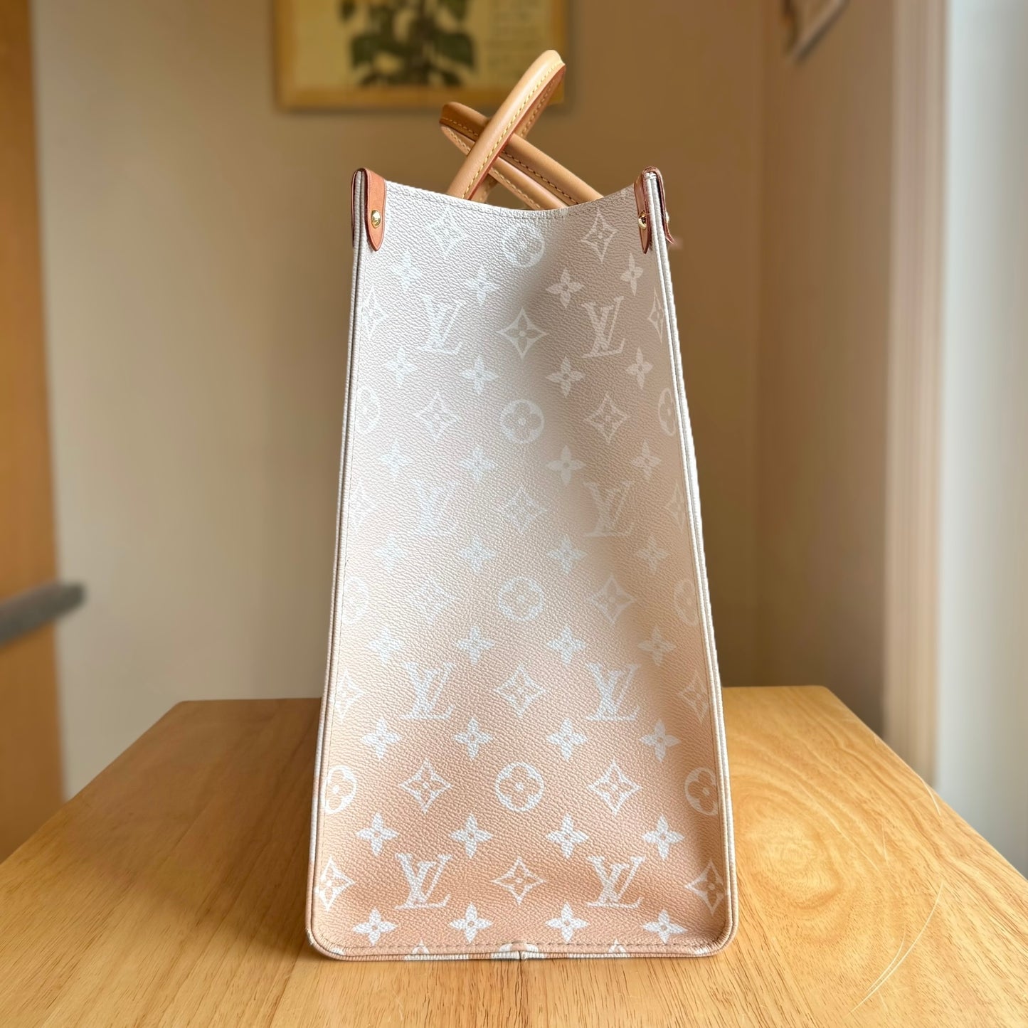 Giant Monogram On The Go GM - By The Pool Collection (Brume)