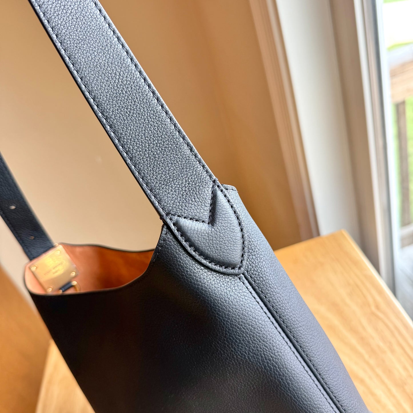 Black Low Key Hobo PM (Brand New)