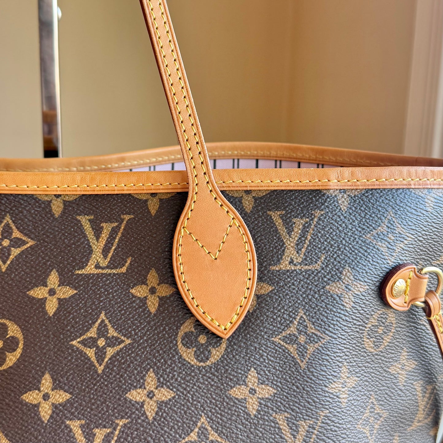 Monogram Neverfull MM - Rose Ballerine Interior