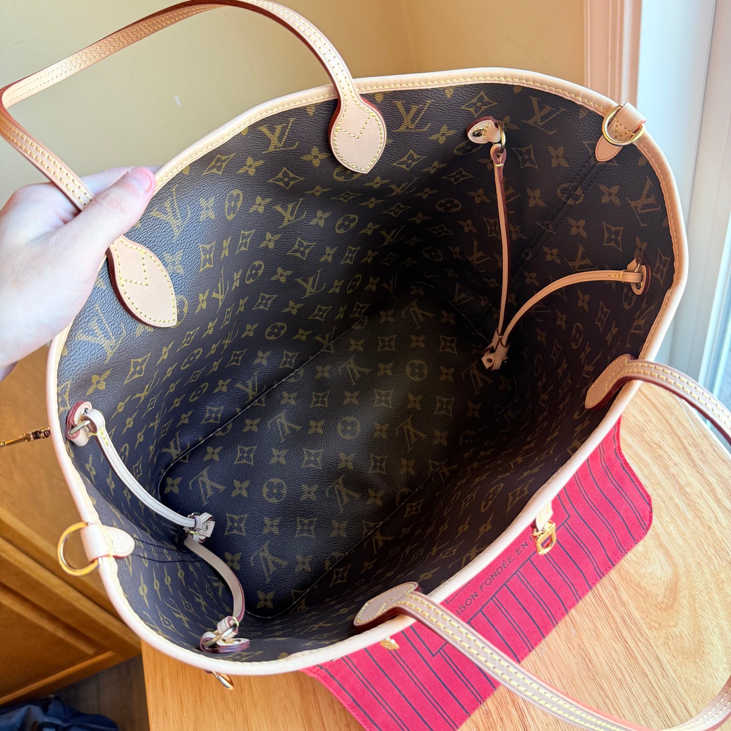 Monogram Neverfull Bandouliere Inside Out MM - Rogue Sari Interior
