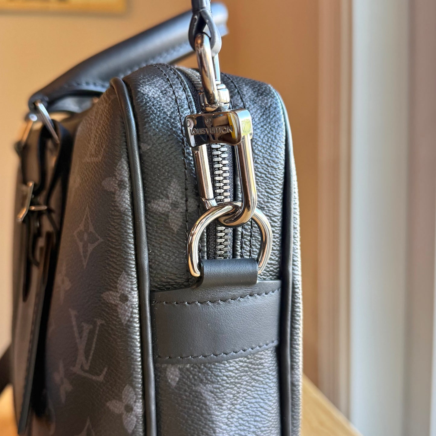 Monogram Eclipse Porte Documents Voyage PM