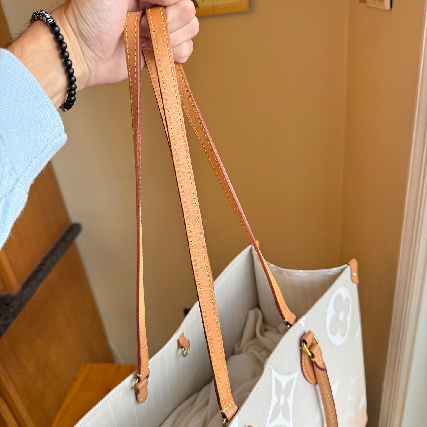 Giant Monogram On The Go GM - By The Pool Collection (Brume)