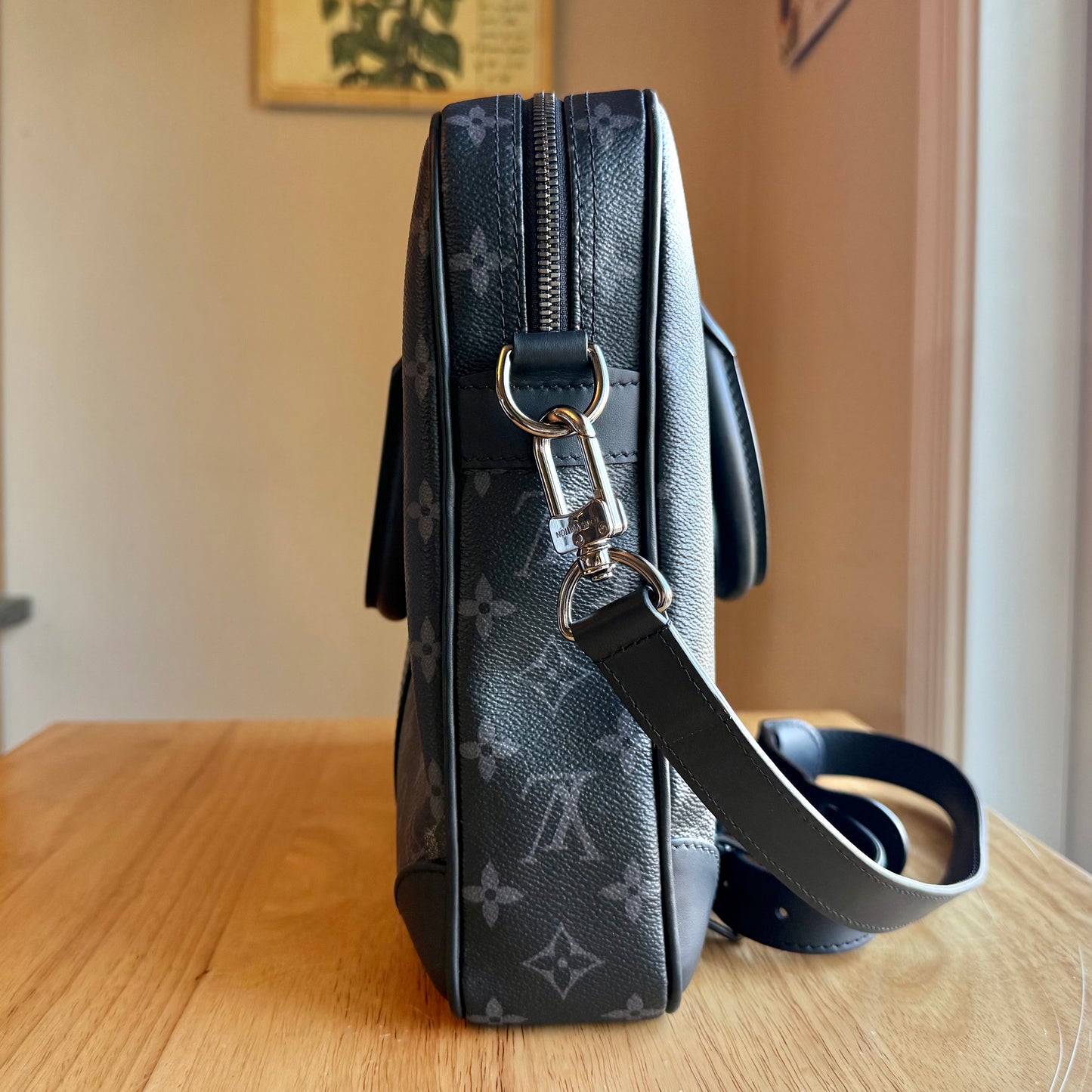 Monogram Eclipse Porte Documents Voyage PM