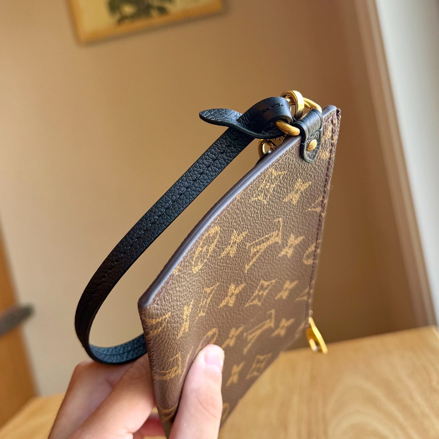 Black Low Key Hobo PM (Brand New)