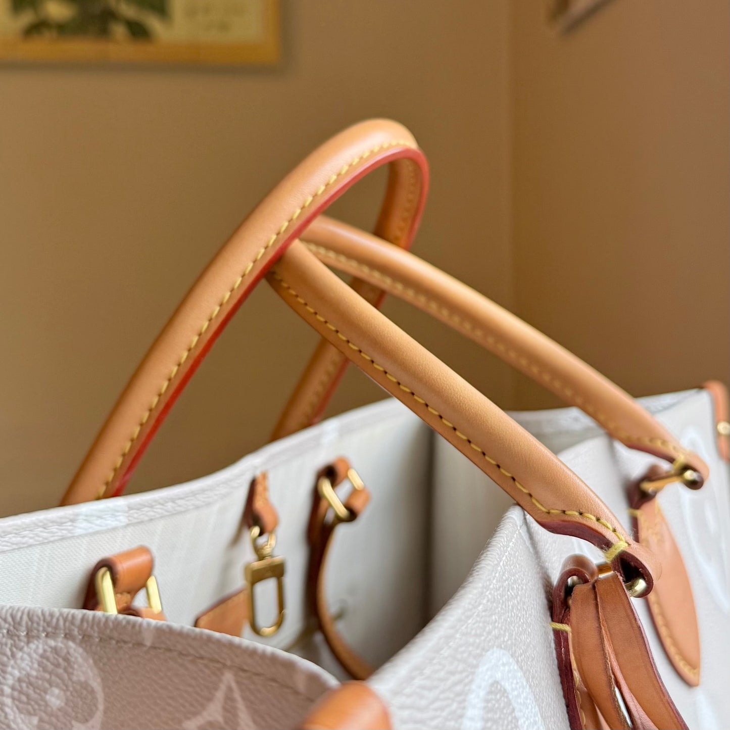 Giant Monogram On The Go GM - By The Pool Collection (Brume)