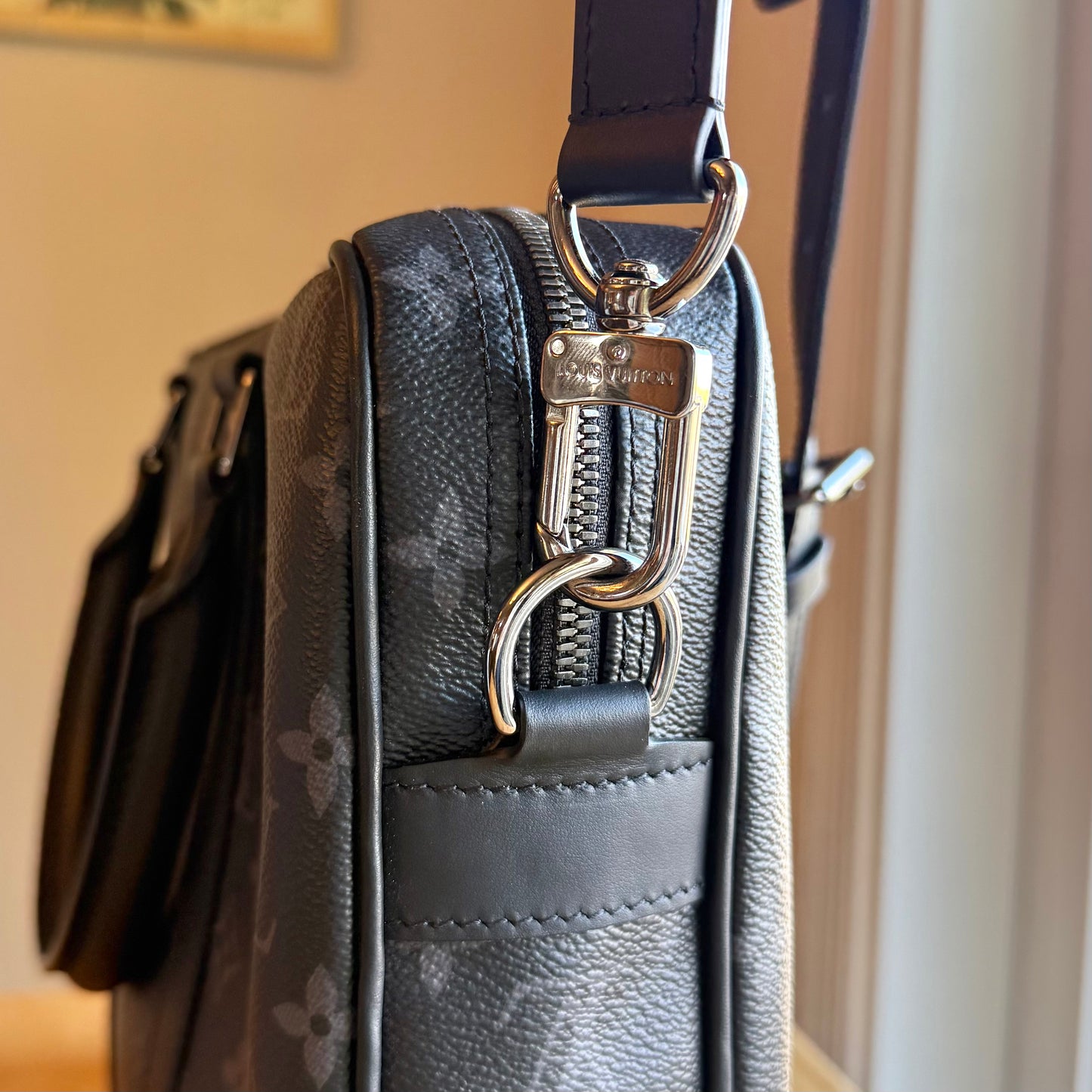Monogram Eclipse Porte Documents Voyage PM