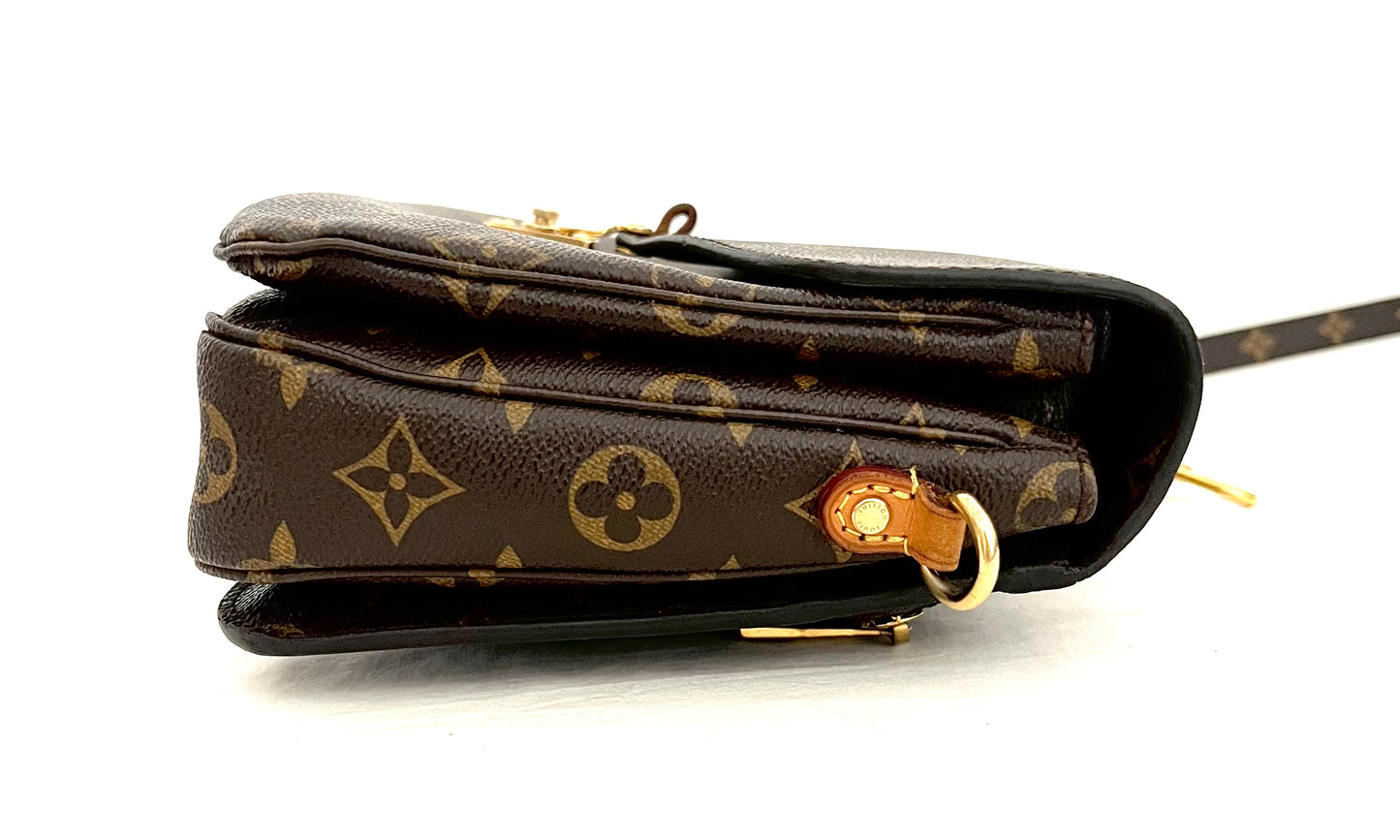 Monogram Pochette Metis