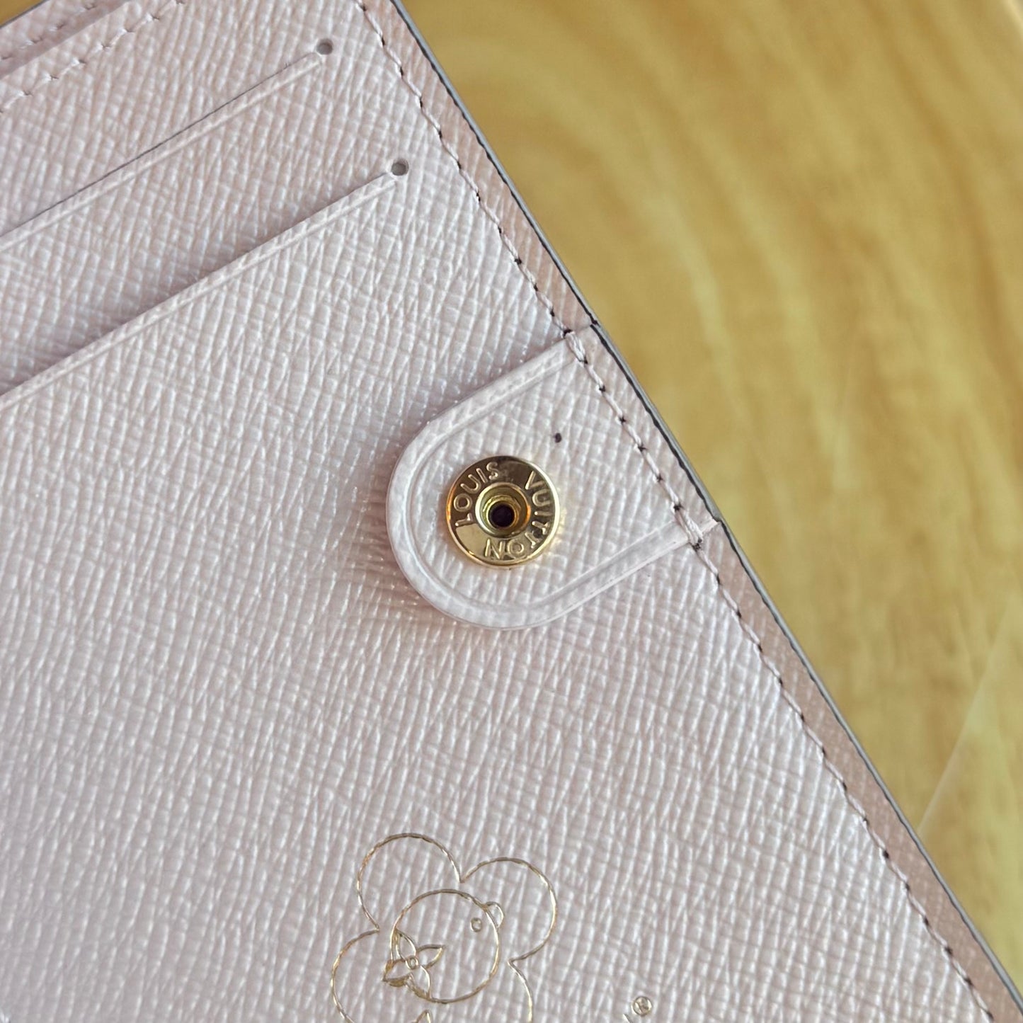 Lisa Wallet ; 2025 Holiday Collection (Brand New)