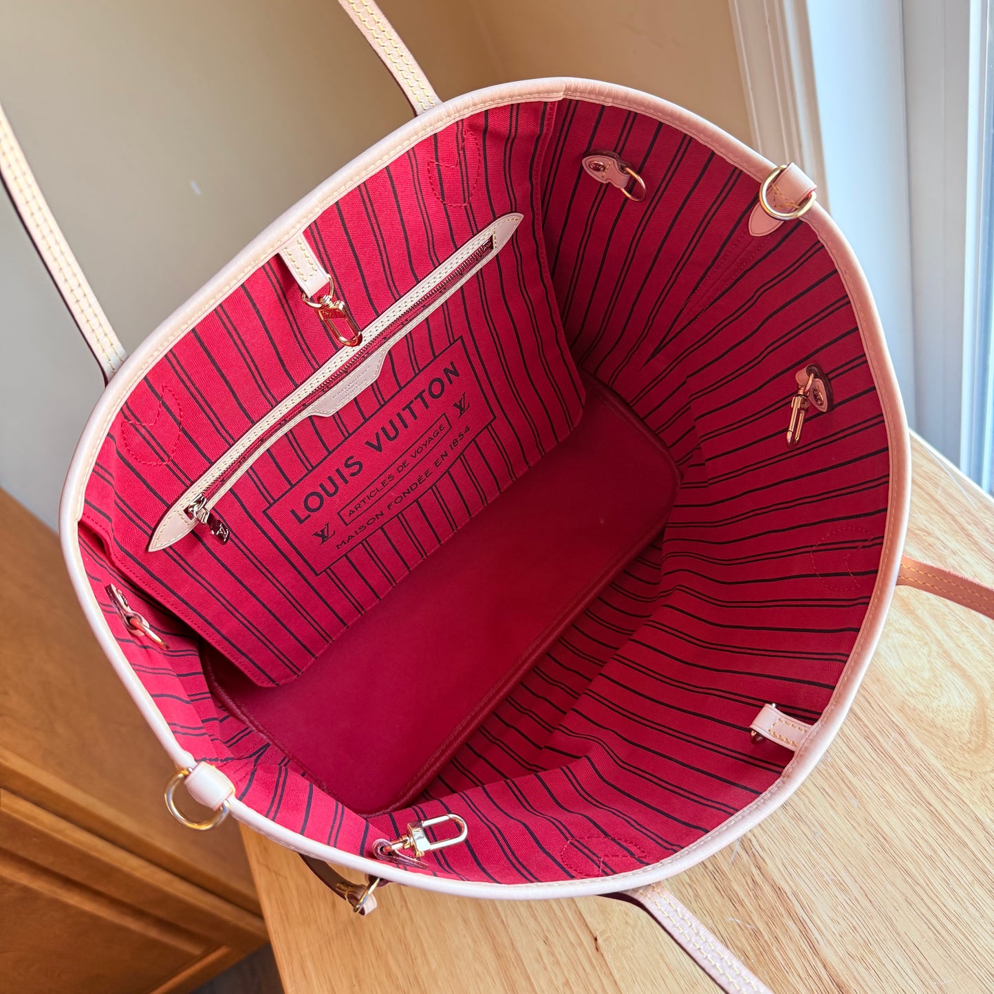 Monogram Neverfull Bandouliere Inside Out MM - Rogue Sari Interior