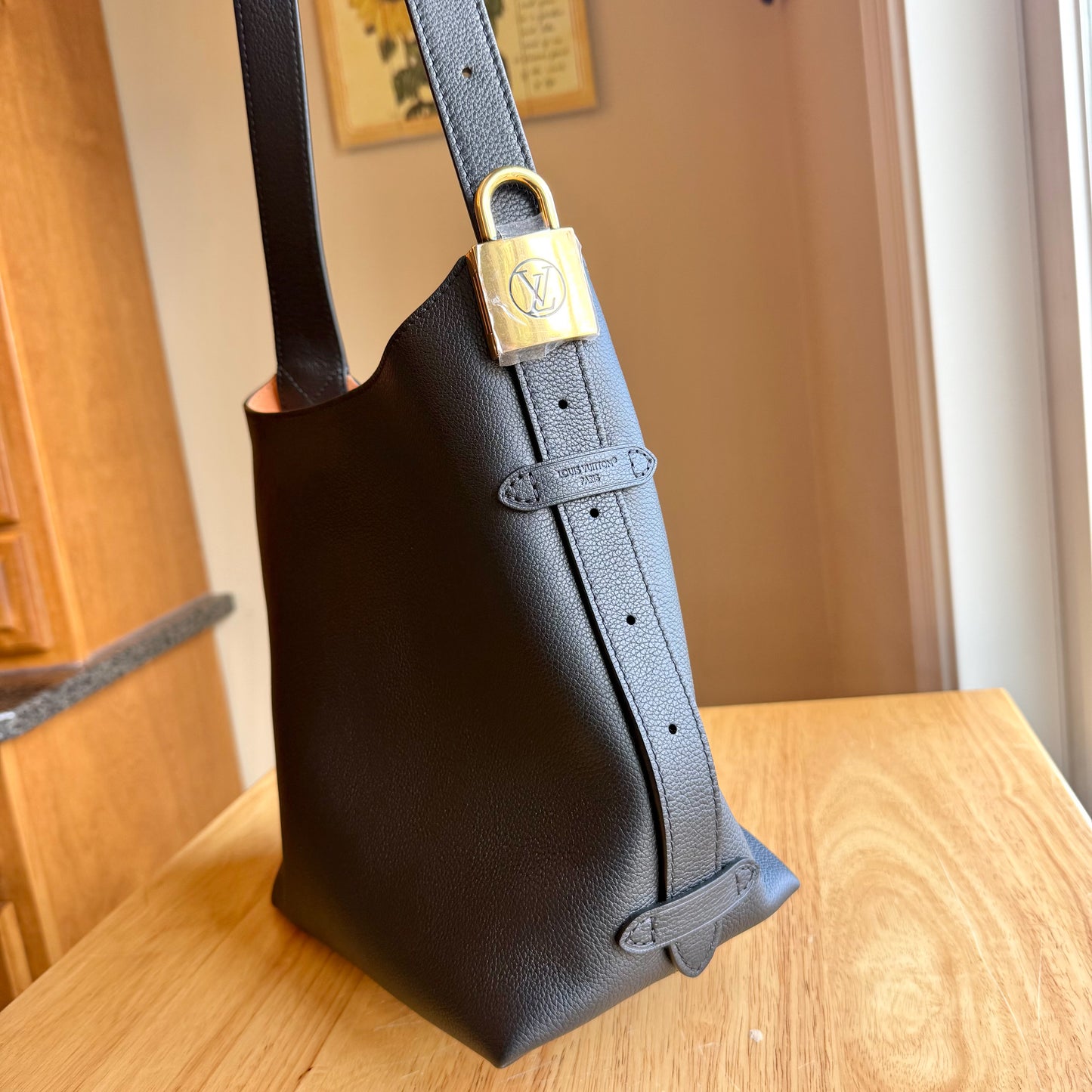 Black Low Key Hobo PM (Brand New)