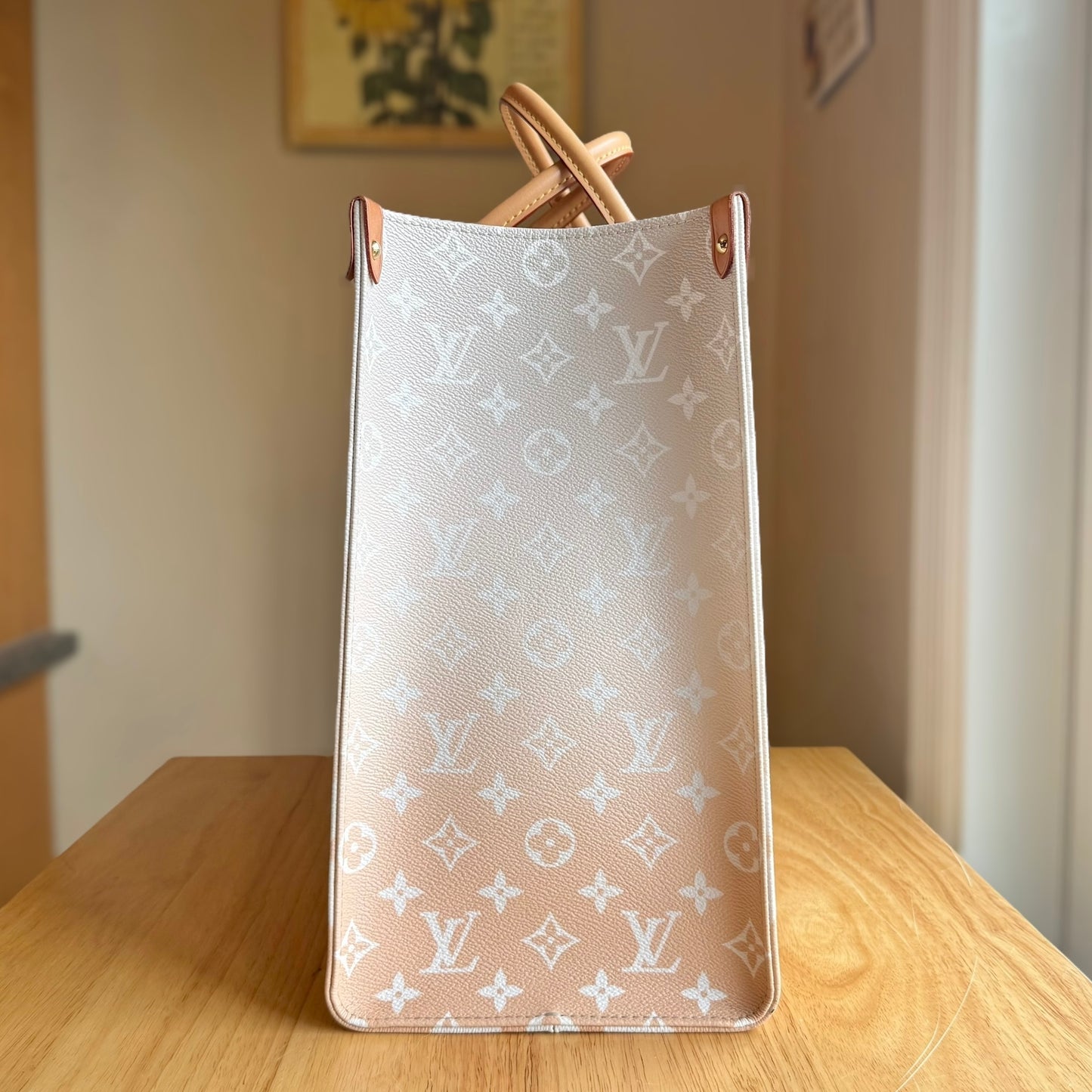 Giant Monogram On The Go GM - By The Pool Collection (Brume)