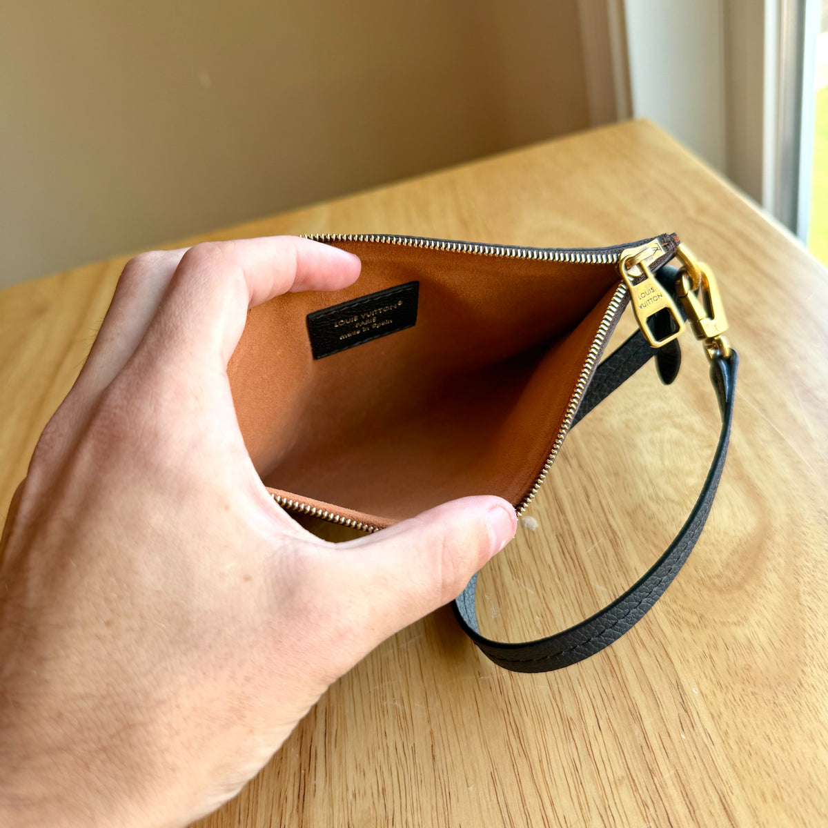 Black Low Key Hobo PM (Brand New)