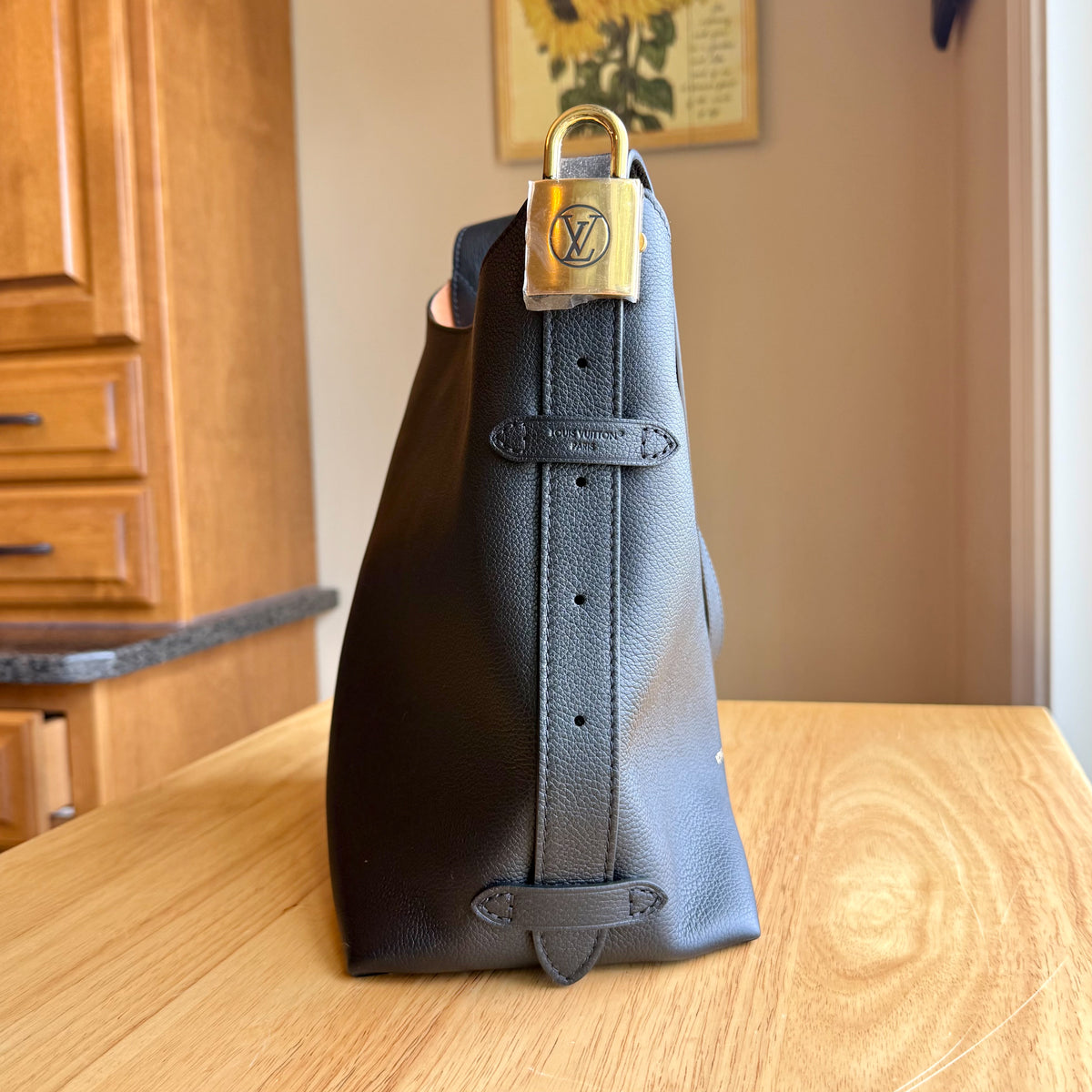 Black Low Key Hobo PM (Brand New)