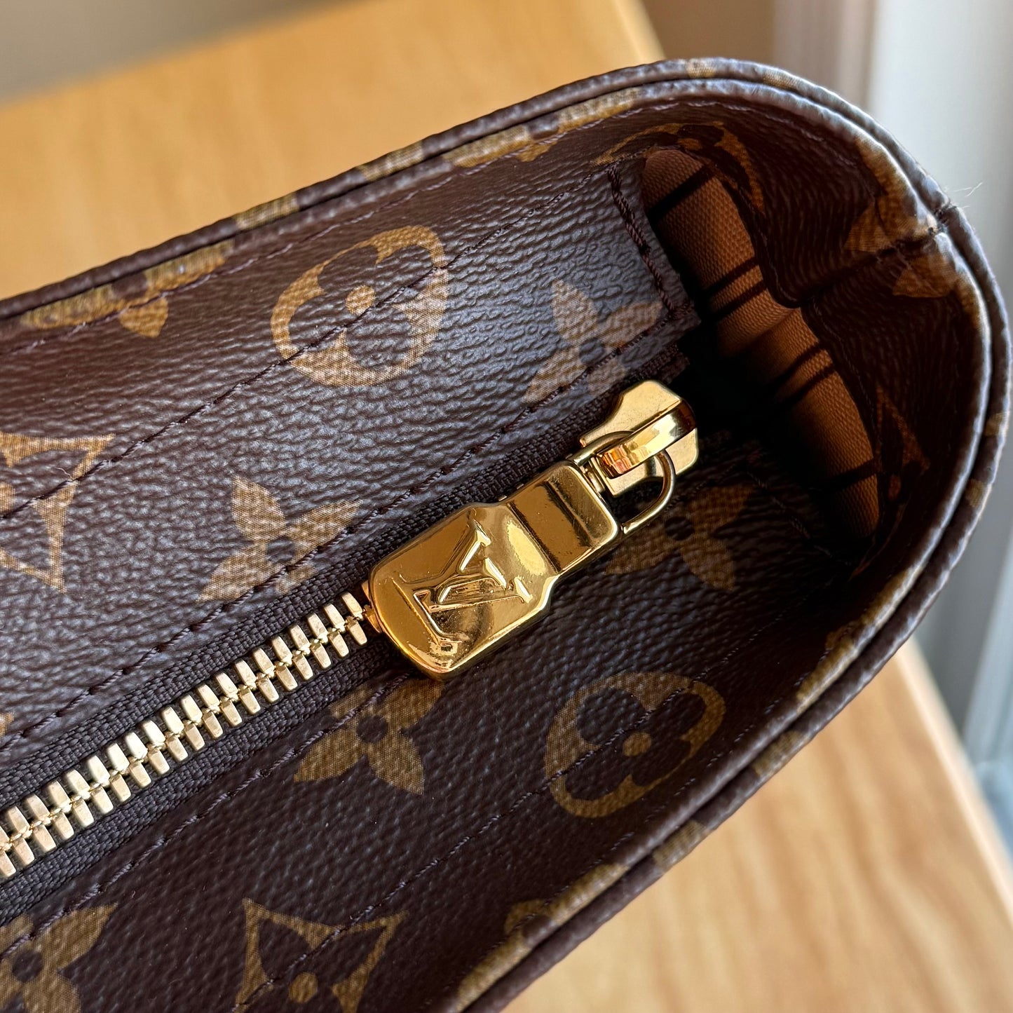 Monogram Cabas Mezzo (New Version)