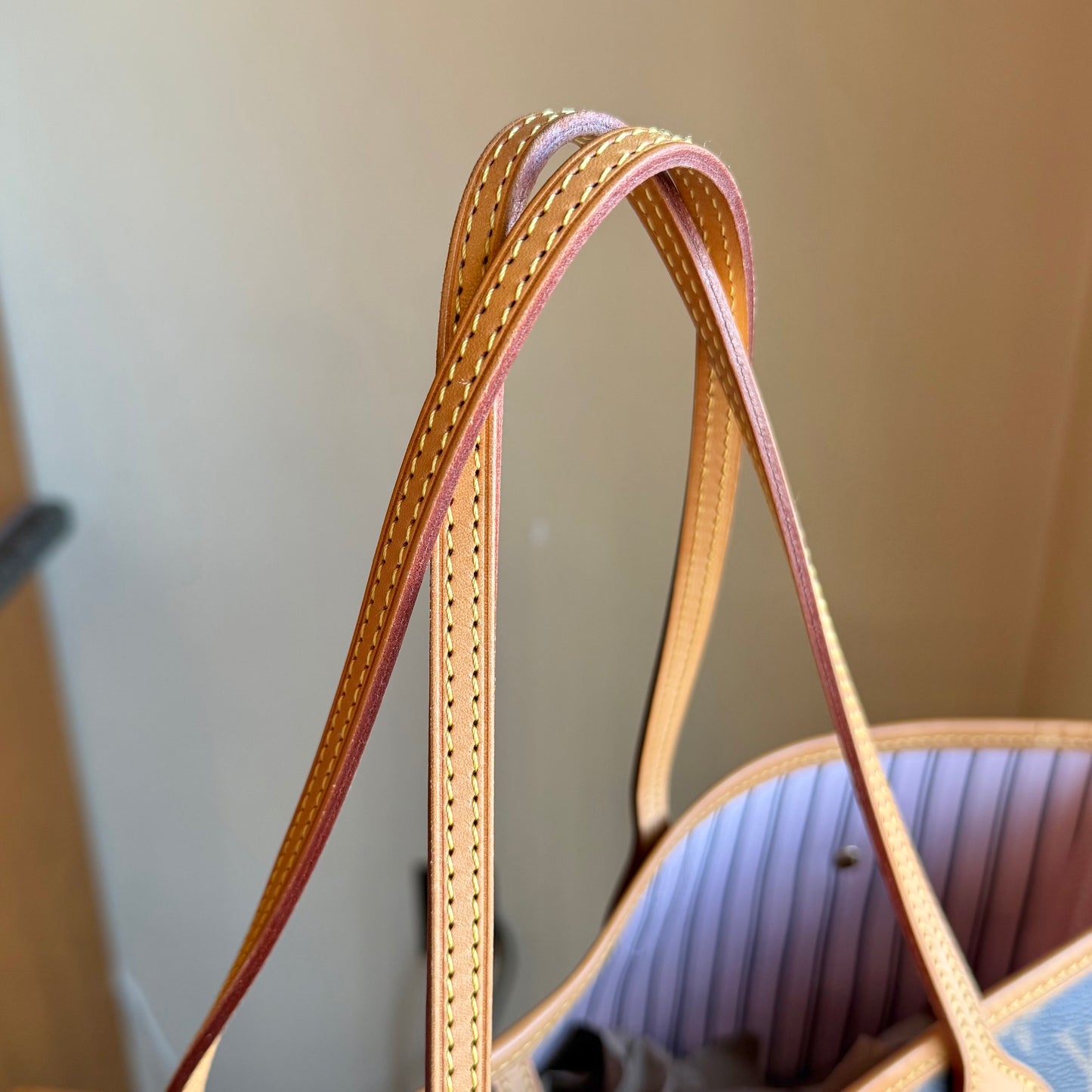 Monogram Neverfull MM - Rose Ballerine Interior