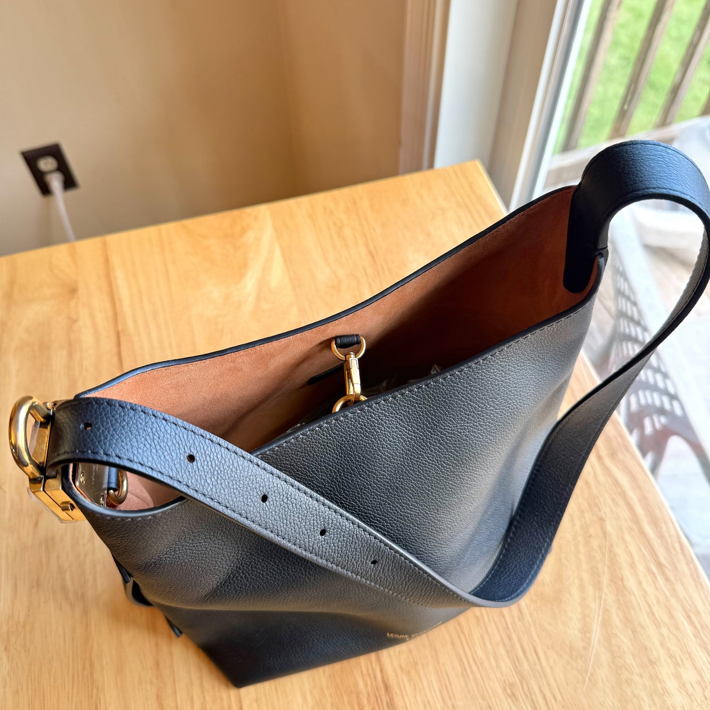 Black Low Key Hobo PM (Brand New)