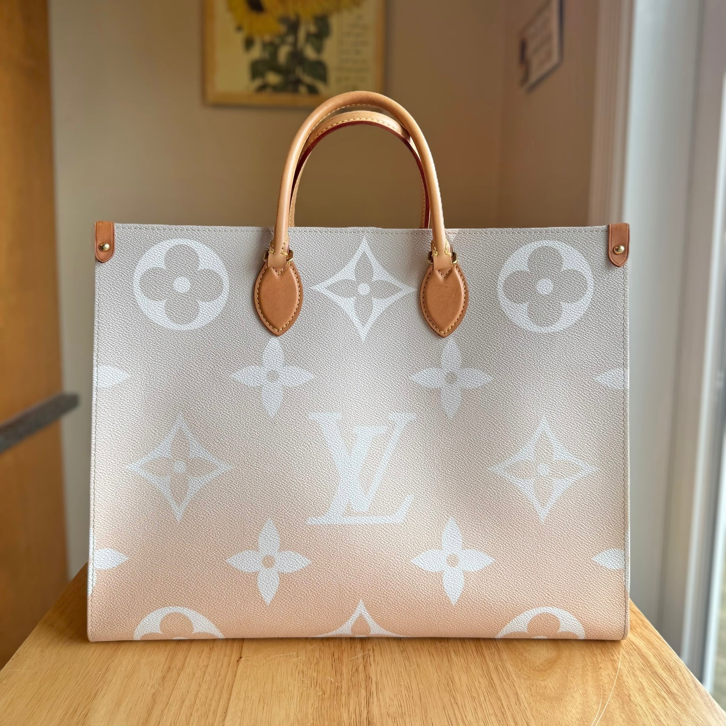 Giant Monogram On The Go GM - By The Pool Collection (Brume)