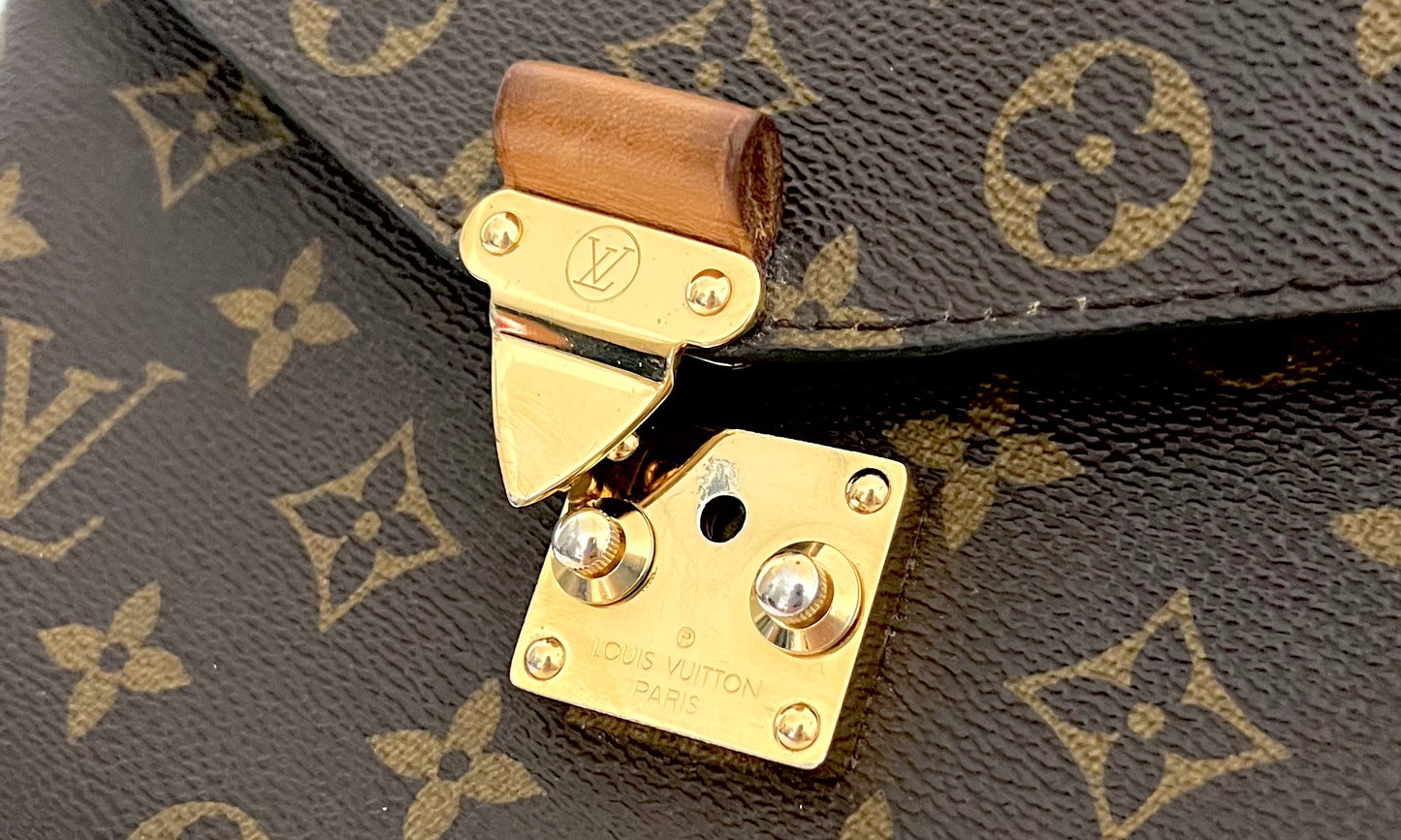 Monogram Pochette Metis