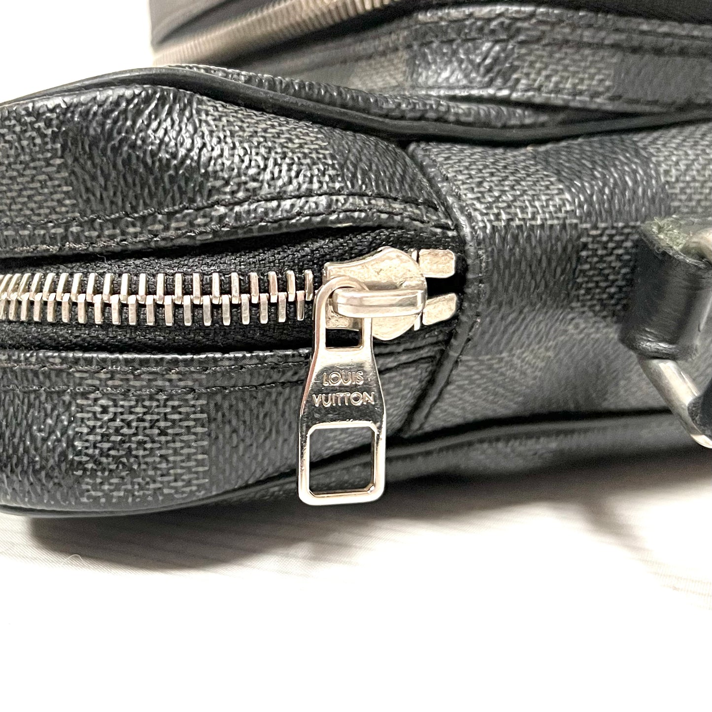 Damier Graphite Rem Crossbody